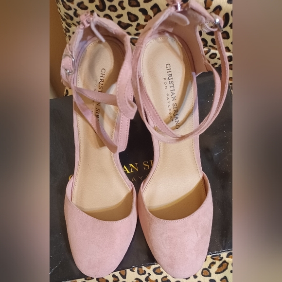 Christian Siriano EUC 4in. Heels soft pink pumps - Picture 2 of 4